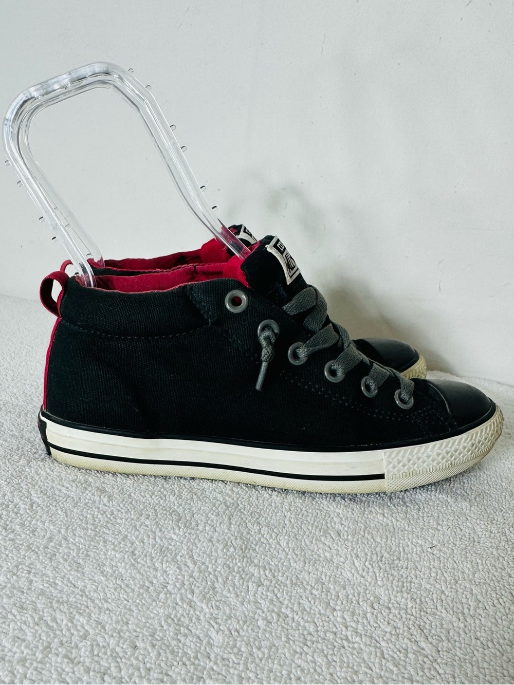 Converse Chuck Taylor All Star Street Mid Black Red Two Tone Sneakers Junior 5